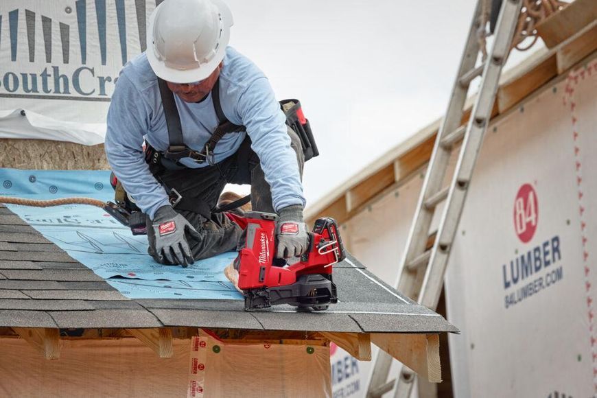 Пістолет цвяхозабивний акумуляторний безщітковий MILWAUKEE M18 FRCN45-302X (зарядний пристрій M12-18 FC, 2 акумулятори М18 НВ3 3 4933498169 фото