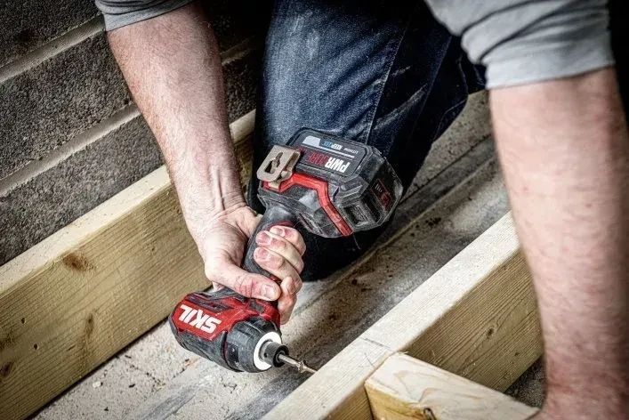 Гвинтовий акумуляторний безщітковий ударний SKIL 3225 CA Compact + енергокомплект 3110 АА 11072000202 (акумулятор 2,5 Ah, зарядний 11072000202 фото