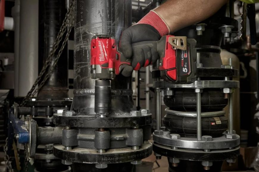 Гайковерт акумуляторний безщітковий 1/2'' MILWAUKEE, M18 FIW2F12-502Х, 339Нм, з кільцем (зарядний пристрій M12-18 FC, 2 акумулят 4933478444 фото