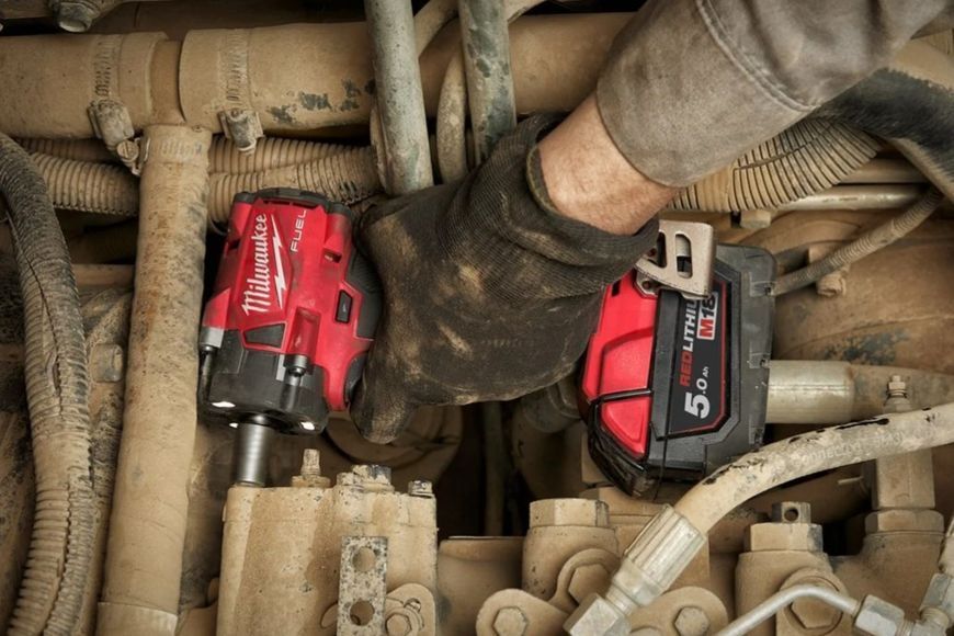 Гайковерт акумуляторний безщітковий 1/2'' MILWAUKEE, M18 FIW2F12-502Х, 339Нм, з кільцем (зарядний пристрій M12-18 FC, 2 акумулят 4933478444 фото