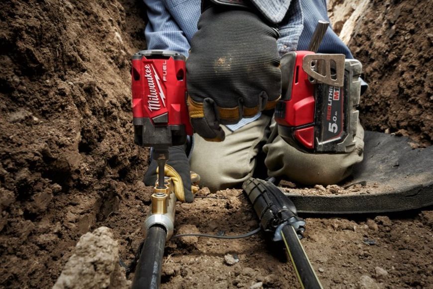 Гайковерт акумуляторний безщітковий 1/2'' MILWAUKEE, M18 FIW2P12-502X, 339Нм, з піном (зарядний пристрій M12-18 FC, 2 акумулятор 4933478447 фото