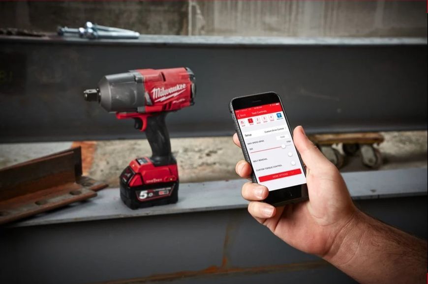 Гайковерт акумуляторний безщітковий 3/4'' MILWAUKEE, M18 ONEFHIWF34-502X, 2034Нм, з кільцем (зарядний пристрій M12-18 FC, 2 акум 4933459730 фото