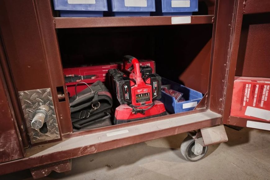 Зарядний пристрій PАCKOUT MILWAUKEE, M18 PC6 (на 6 акумуляторів) (заміна на 4932498551) 4932480162 фото