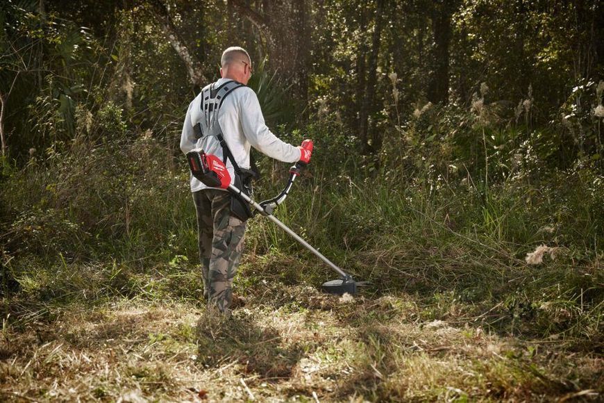 Коса акумуляторна безщіткова MILWAUKEE, M18 FBCU-0 (каркас, ніж з 4 лезами, ключ T30, ранцева підвіска, картонне пакування) (зам 4933492297 фото