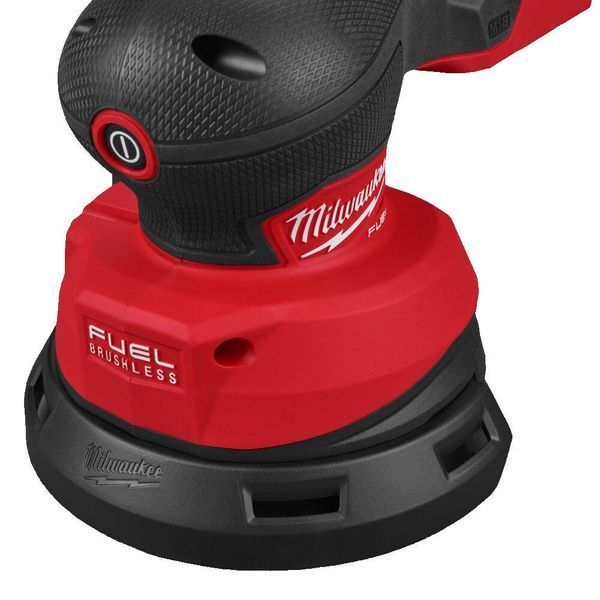 Шліфмашина ексцентрикова акумуляторна безщіткова MILWAUKEE, M18 FROS125-502X, діаметр 125мм (зарядний пристрій М12-18 FC. 2 акум 4933498254 фото