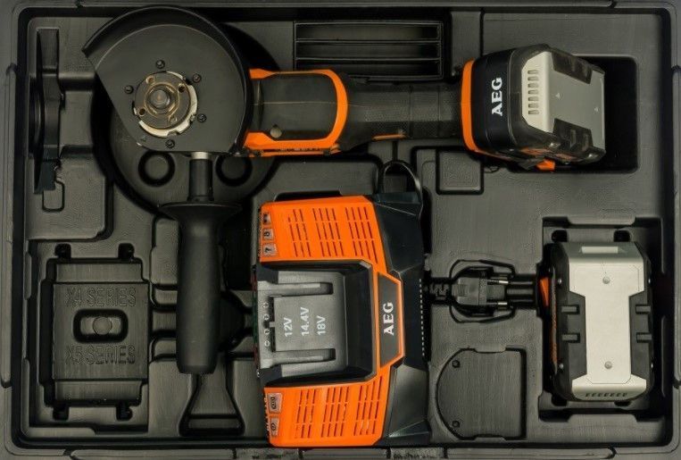 Аккумуляторная угловая шлифмашина AEG BEWS18-125BL-502C (4935464417) 4935464417 фото
